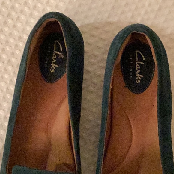 Clark’s Artisan dark blue suede round toe slip on flats size # 7 M. - Picture 8 of 10